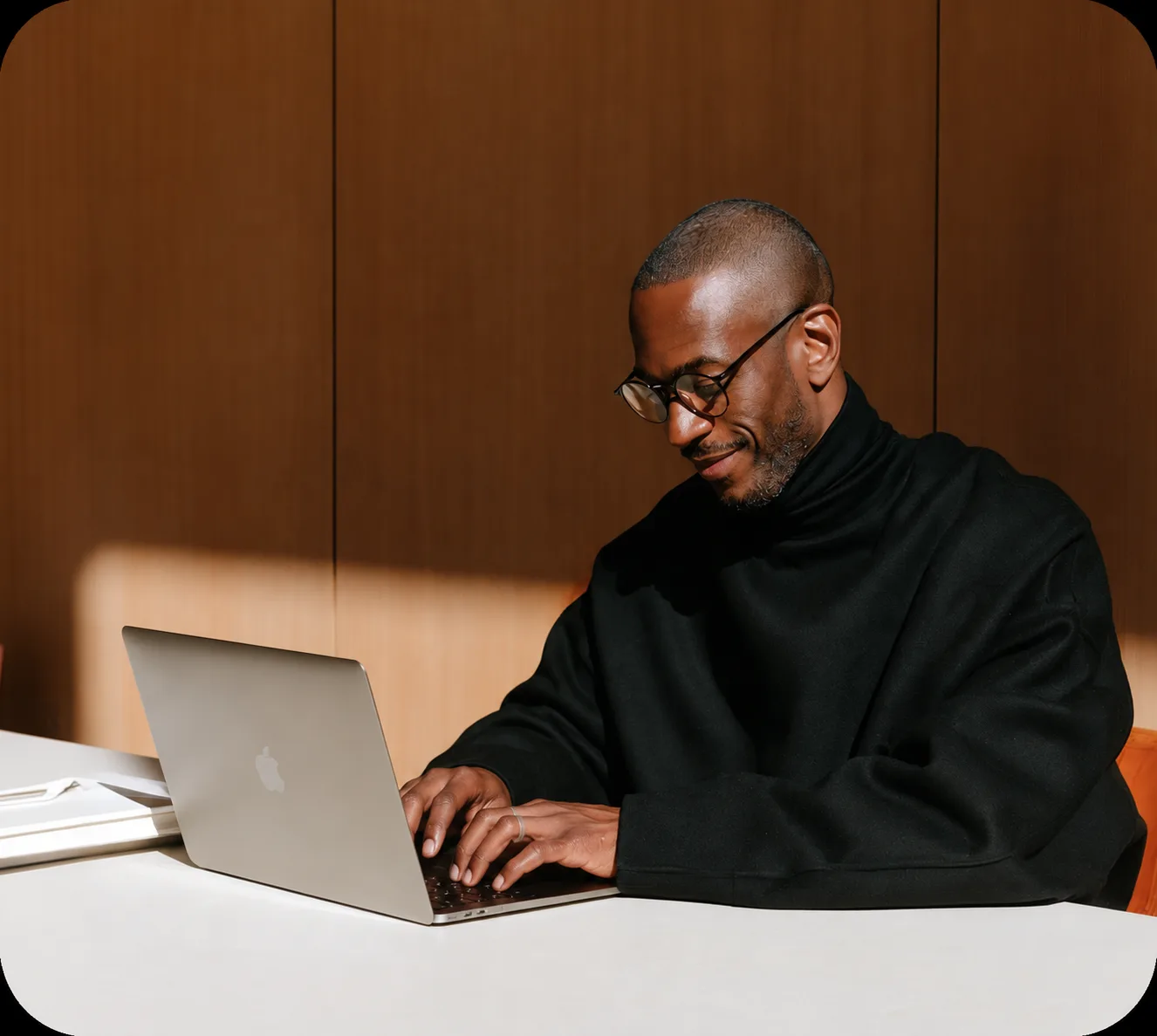 Revenue operator working on a laptop